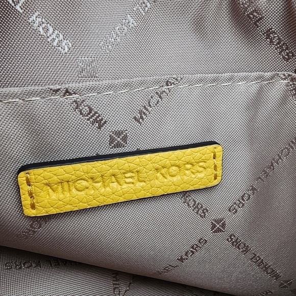Michael Kors NWT white‎ monogram print yellow accents authentic large wallet - Picture 8 of 10